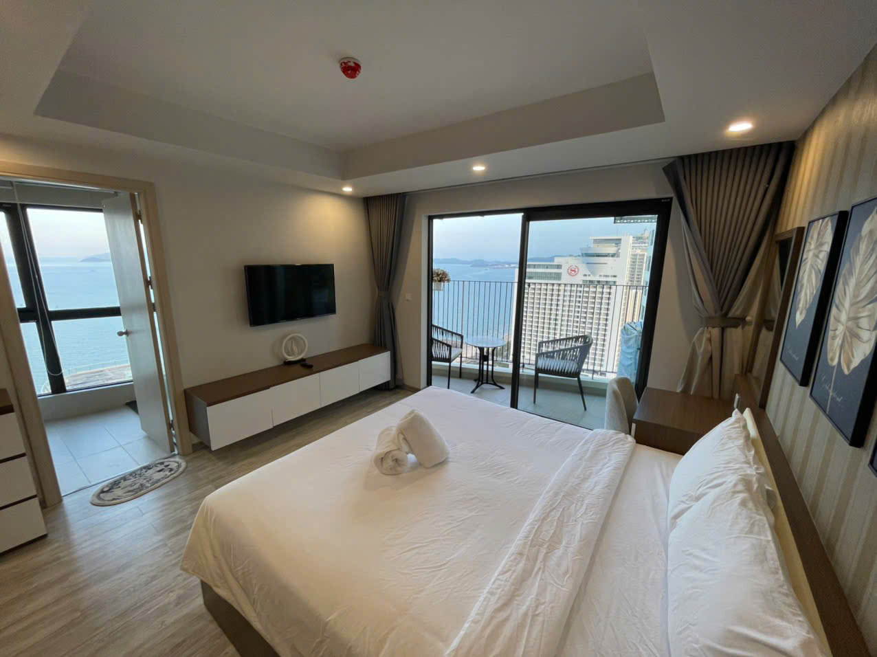 Gold Coast for rent | Two bedrooms apartment, Seaview | 27 million